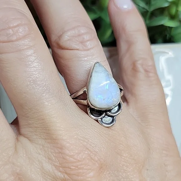MOONSTONE PEACOCK TOP RING - Picture 4 of 6